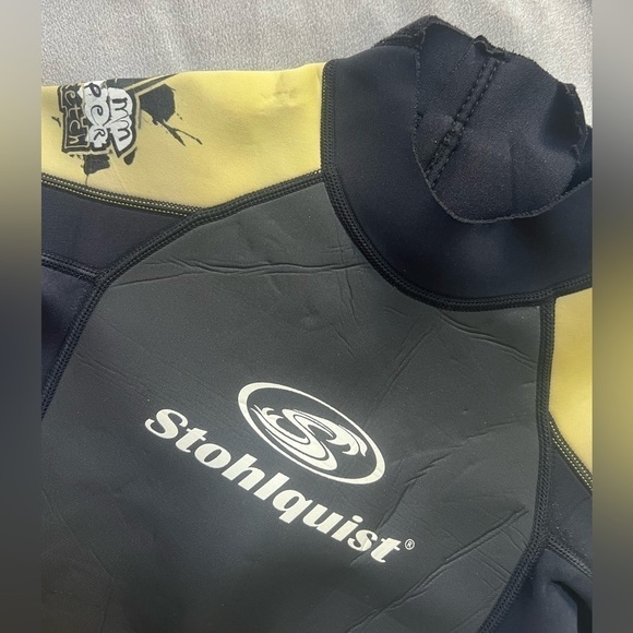 STOLQUIST Youth Large Shorty Wetsuit Black Yellow - Picture 4 of 7